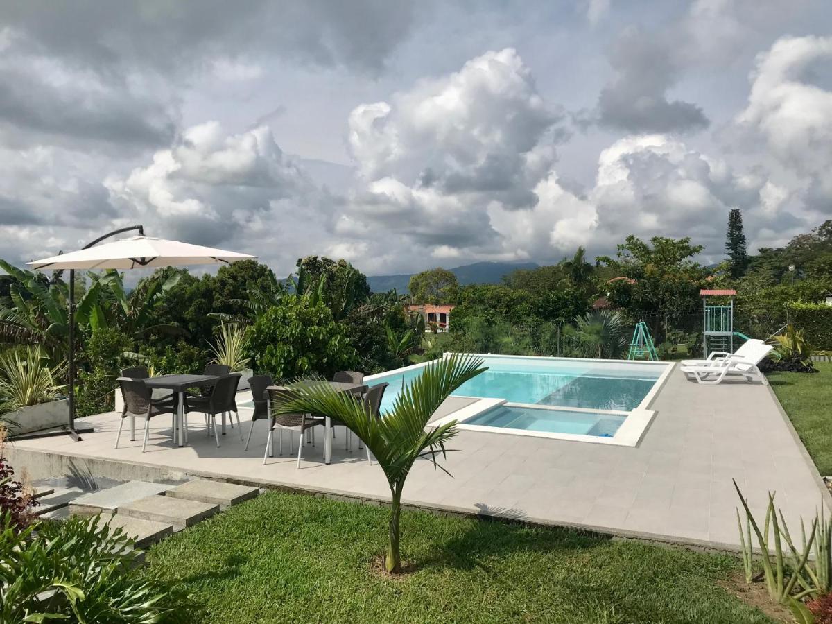 Torcaza Casa De Campo Quimbaya Exterior foto